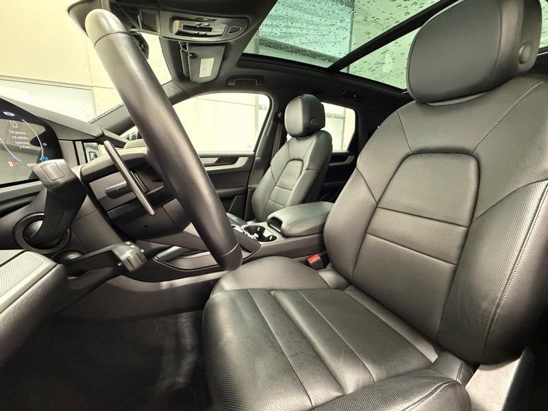 Certified 2024 Porsche Cayenne image 5