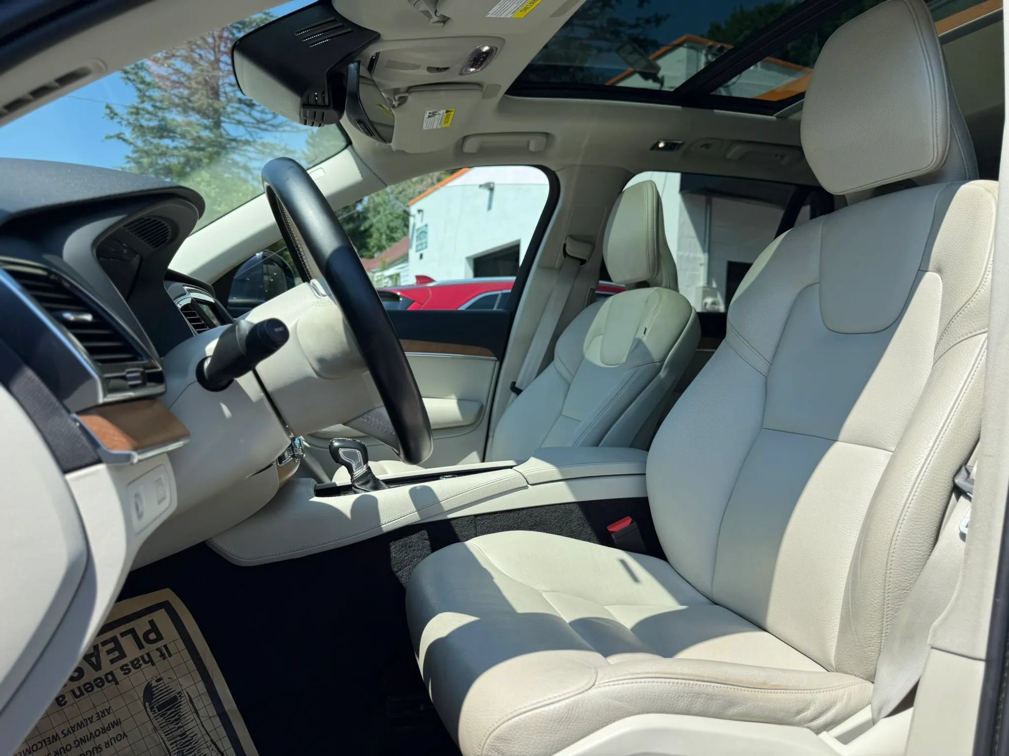 Used 2022 Volvo XC90 T6 Momentum w/ Advanced Package AWD/4WD image 23