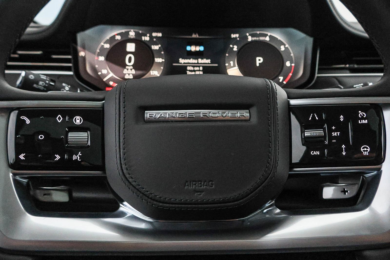 New 2025 Land Rover Range Rover Long Wheelbase SE image 38