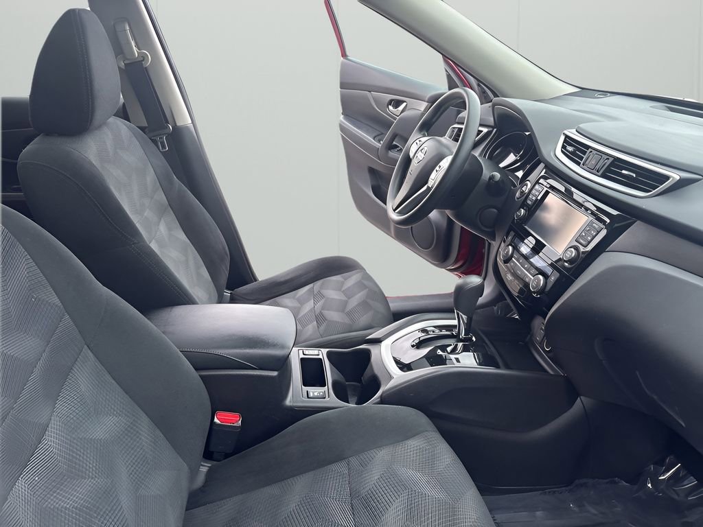 Used 2016 Nissan Rogue SV w/ SV Premium Package image 22