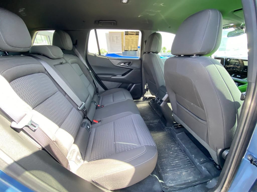 Used 2026 Chevrolet Equinox LT AWD/4WD image 25