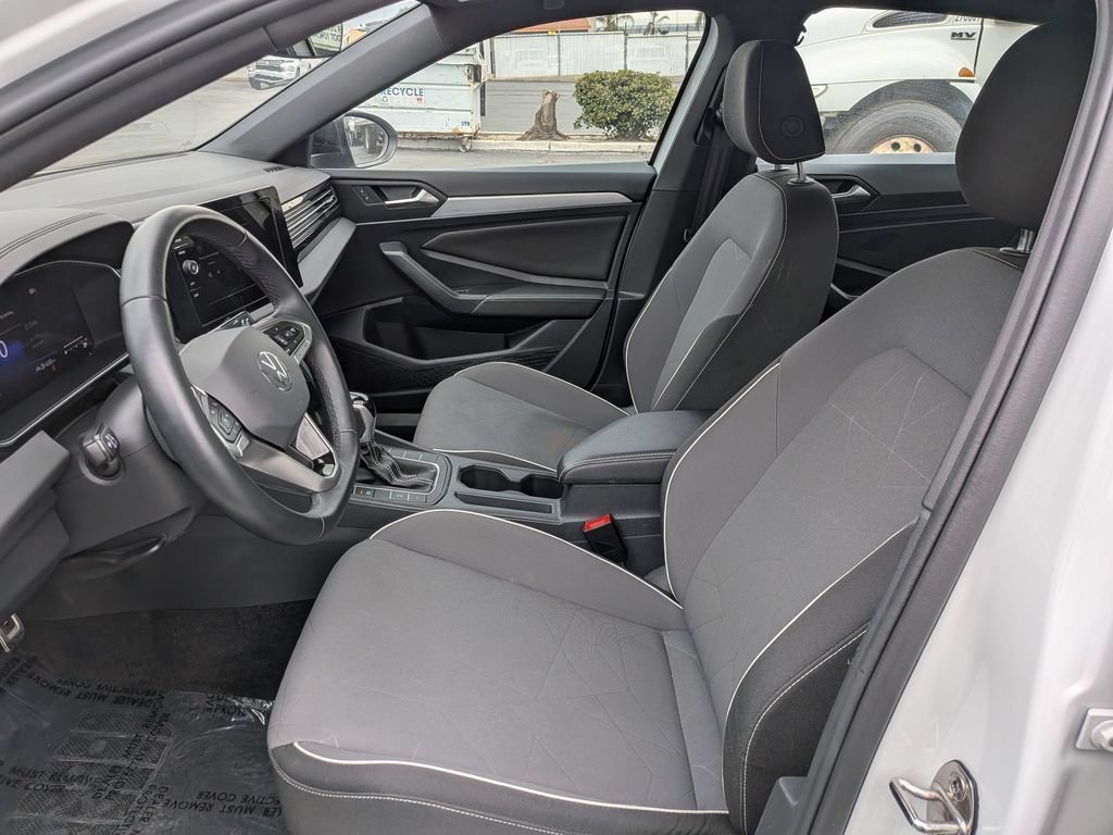 Used 2025 Volkswagen Jetta Sport FWD image 15