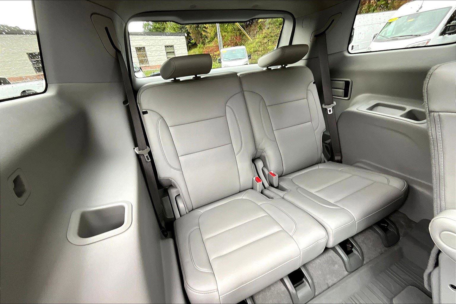 Used 2022 GMC Acadia SLT w/ Technology Package image 29