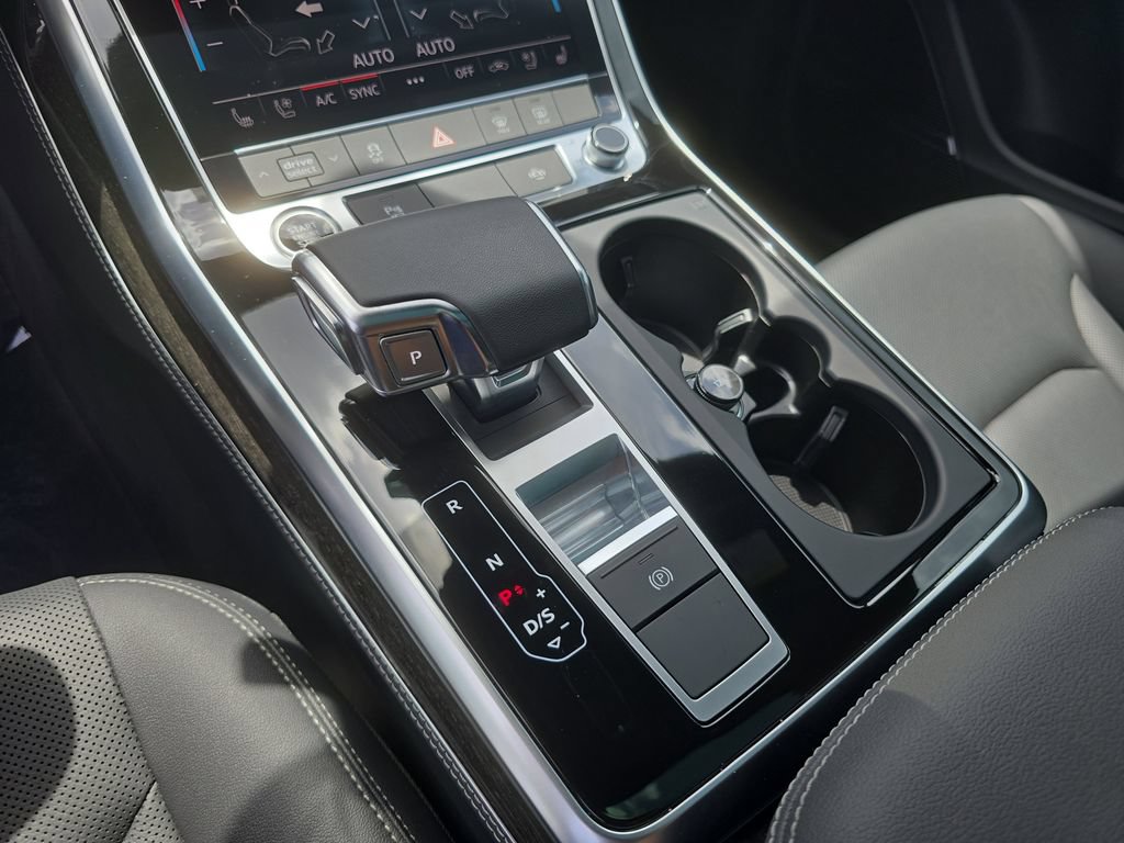 Certified 2025 Audi Q8 Premium Plus AWD/4WD image 17