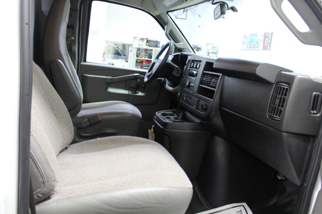 Used 2020 Chevrolet Express 2500 RWD image 19