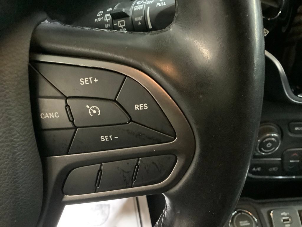 Certified 2019 Jeep Cherokee Limited AWD/4WD image 27
