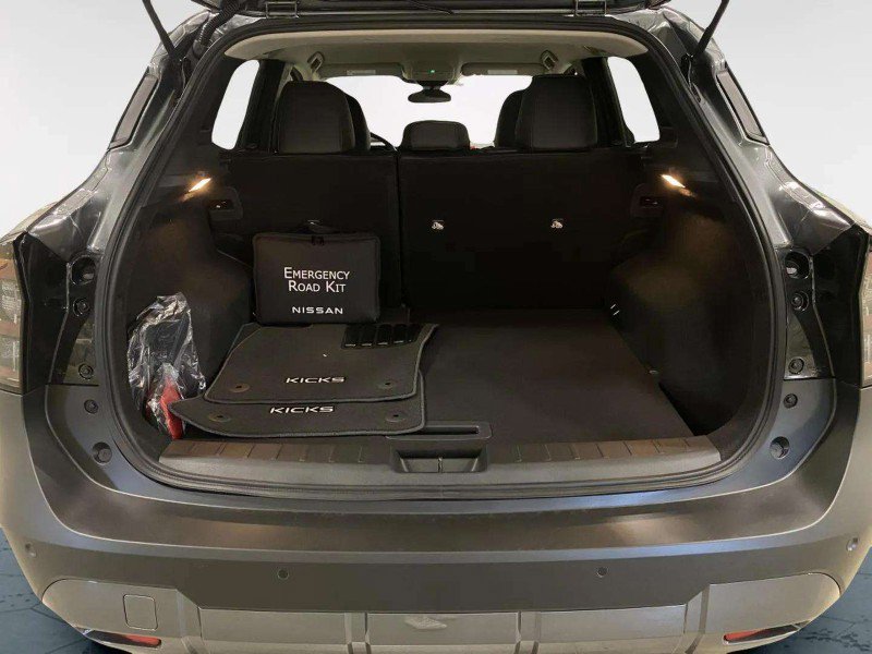 New 2026 Nissan Kicks SR w/ Cold Weather Package FWD image 29