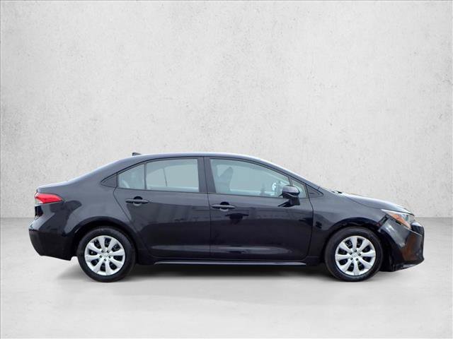 Used 2022 Toyota Corolla LE FWD image 5