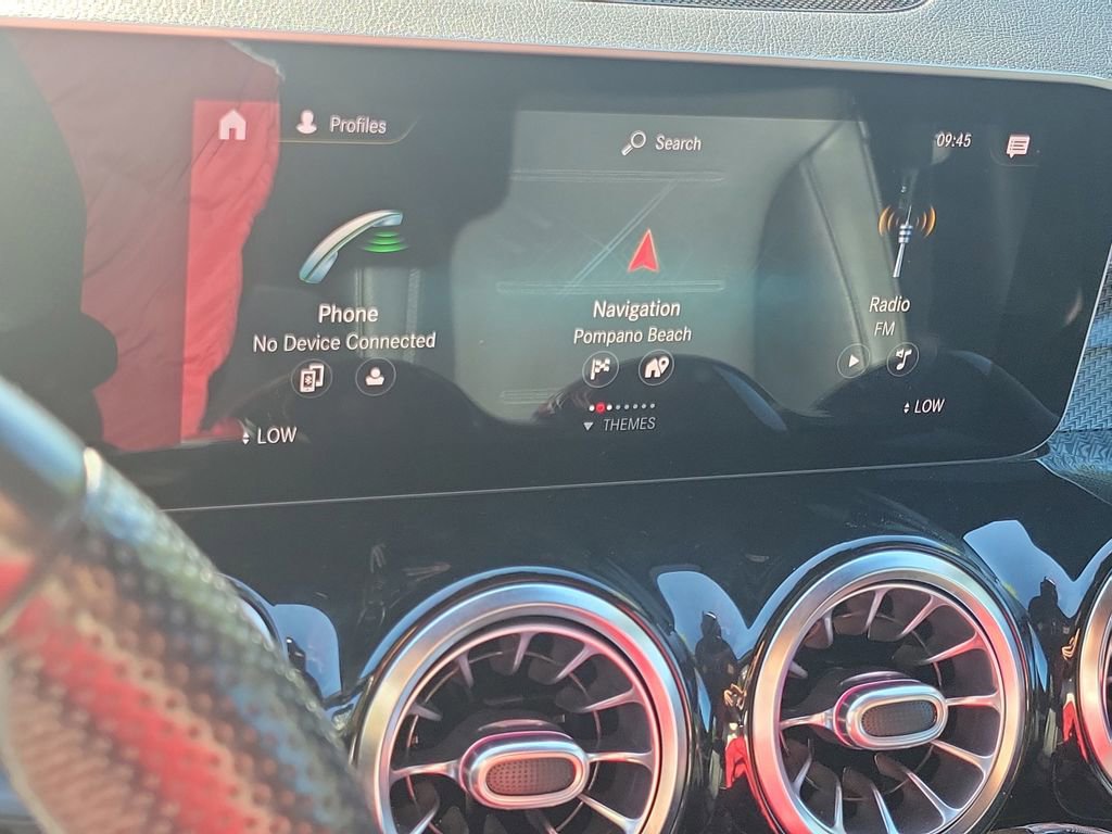 Used 2021 Mercedes-Benz GLB 35 AMG 4MATIC image 34