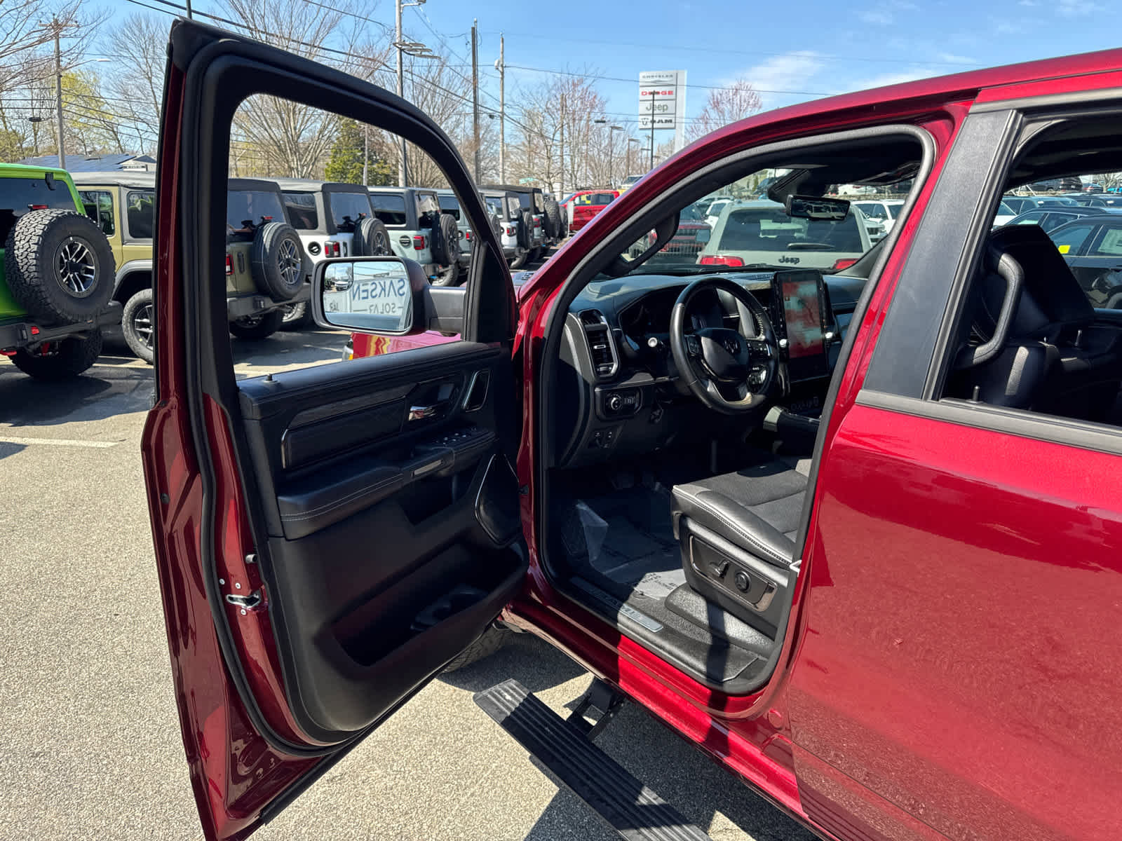 Used 2025 RAM 1500 Limited AWD/4WD image 11