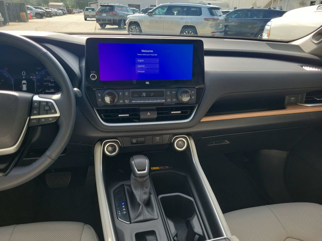Used 2025 Toyota Grand Highlander AWD Hybrid image 26