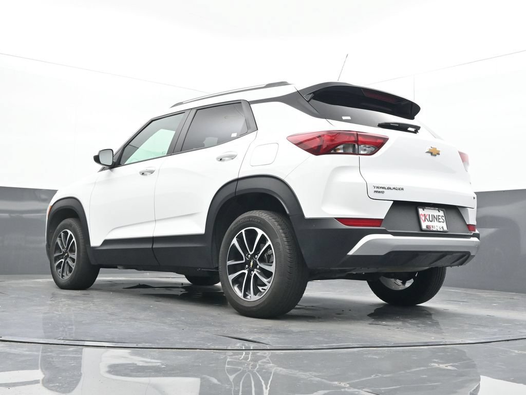 Used 2025 Chevrolet TrailBlazer LT AWD/4WD image 42