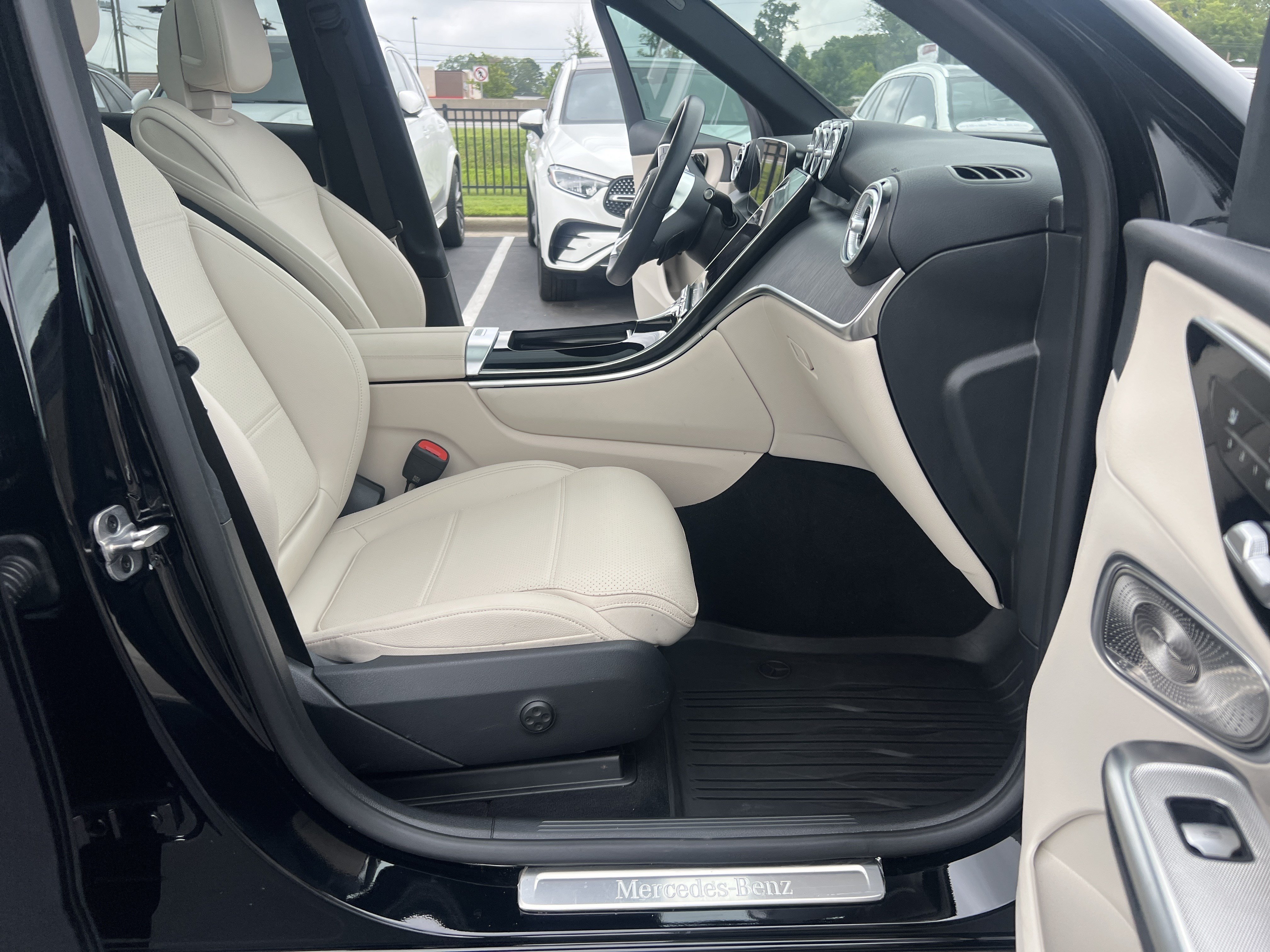 Certified 2026 Mercedes-Benz GLC 300 4MATIC image 35