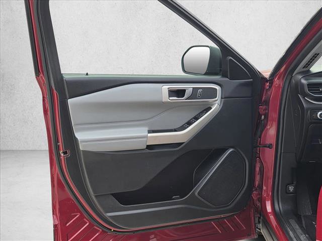 Used 2021 Ford Explorer XLT w/ Equipment Group 202A image 12