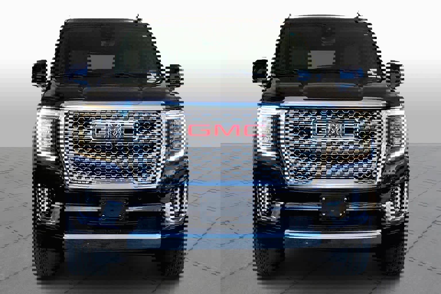 Used 2023 GMC Yukon XL Denali w/ Denali Reserve Package image 6