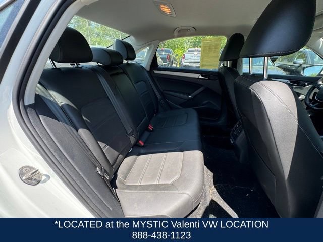 Certified 2022 Volkswagen Passat 2.0T SE FWD image 22