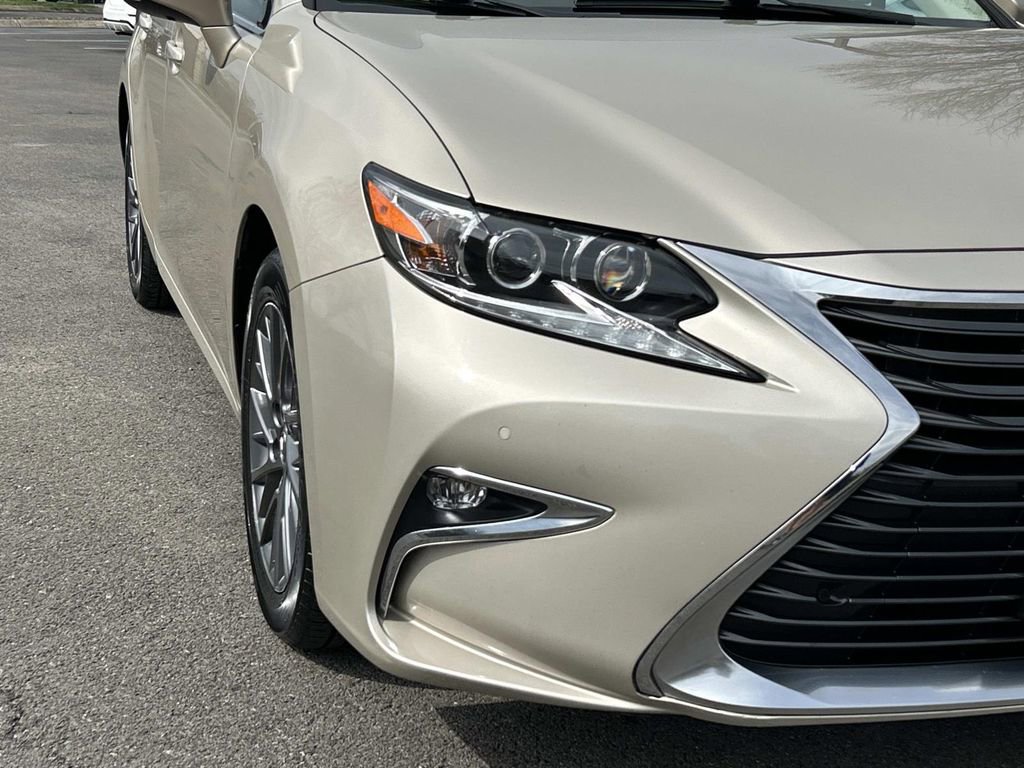Used 2018 Lexus ES 350 w/ Navigation System Package FWD image 11
