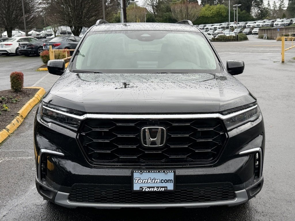 Used 2025 Honda Pilot Elite image 3