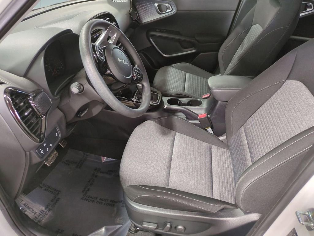 Used 2022 Kia Soul S image 12