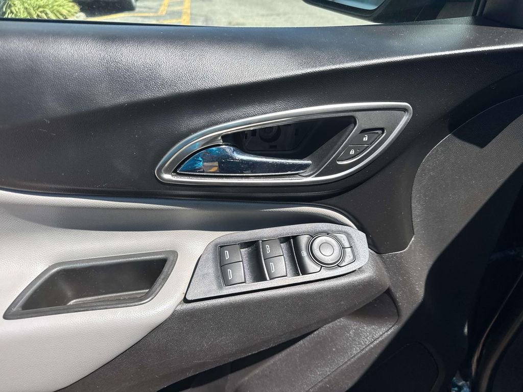 Used 2019 Chevrolet Equinox LS w/ LS Convenience Package FWD image 20