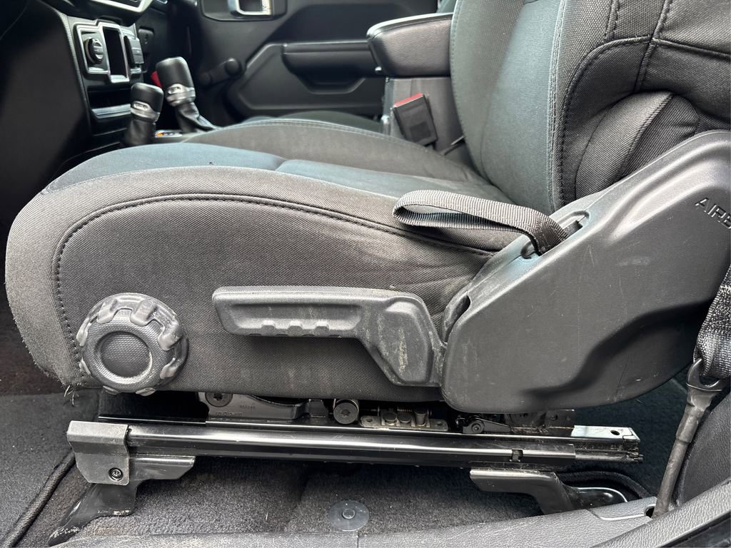 Used 2021 Jeep Wrangler Sport image 22