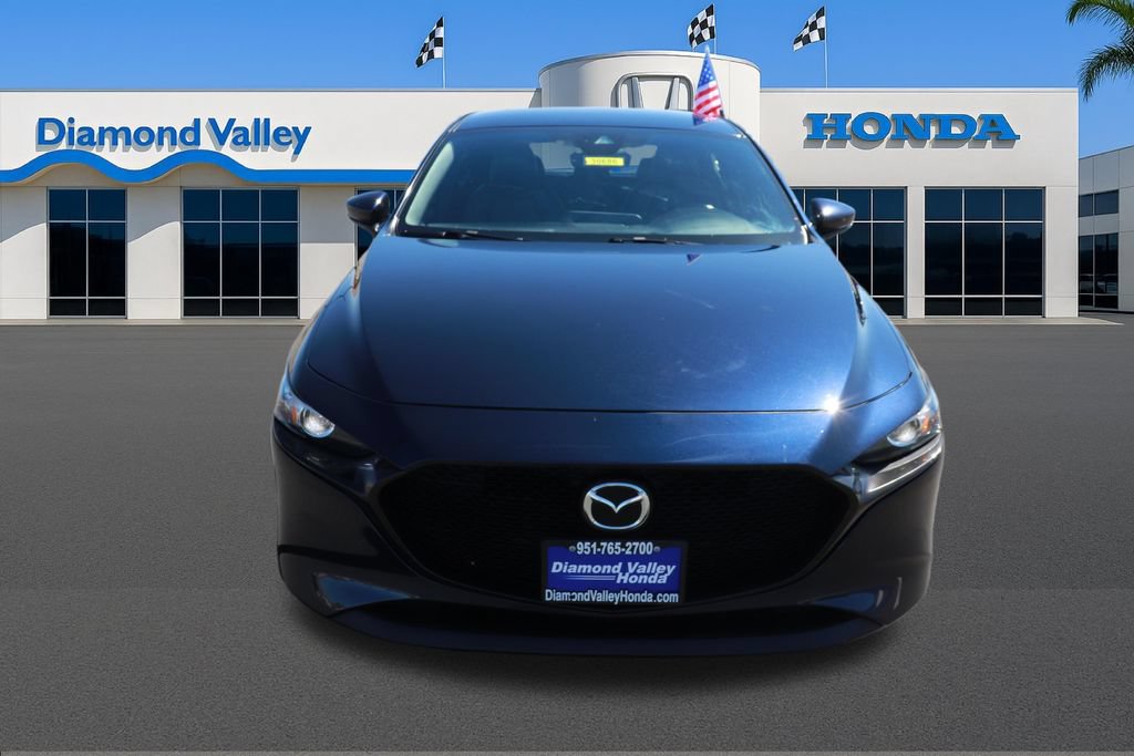 Used 2020 MAZDA MAZDA3 Hatchback FWD image 2