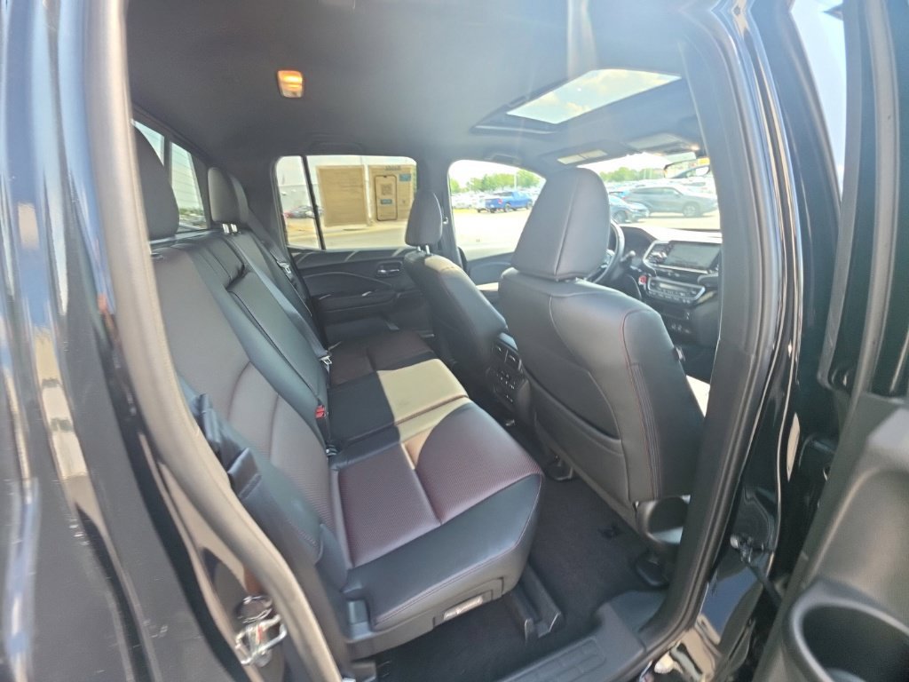 Certified 2025 Honda Ridgeline Black Edition image 30