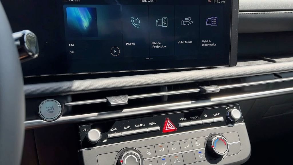 Used 2025 Hyundai Santa Cruz SE image 29