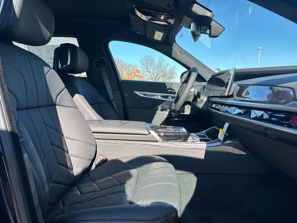 New 2026 BMW 760i xDrive image 24