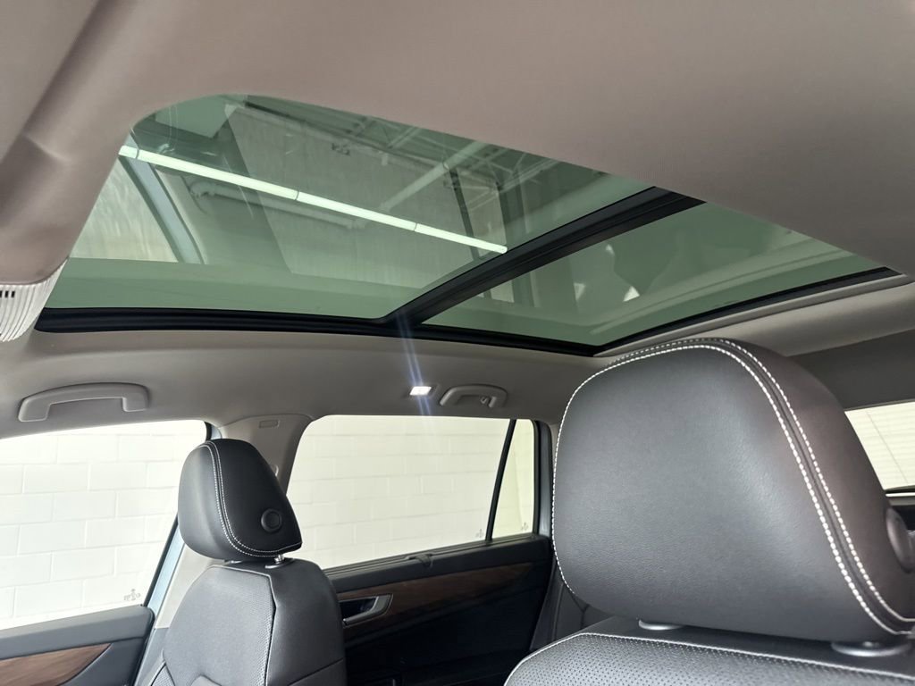 New 2026 Volkswagen Atlas SE image 15