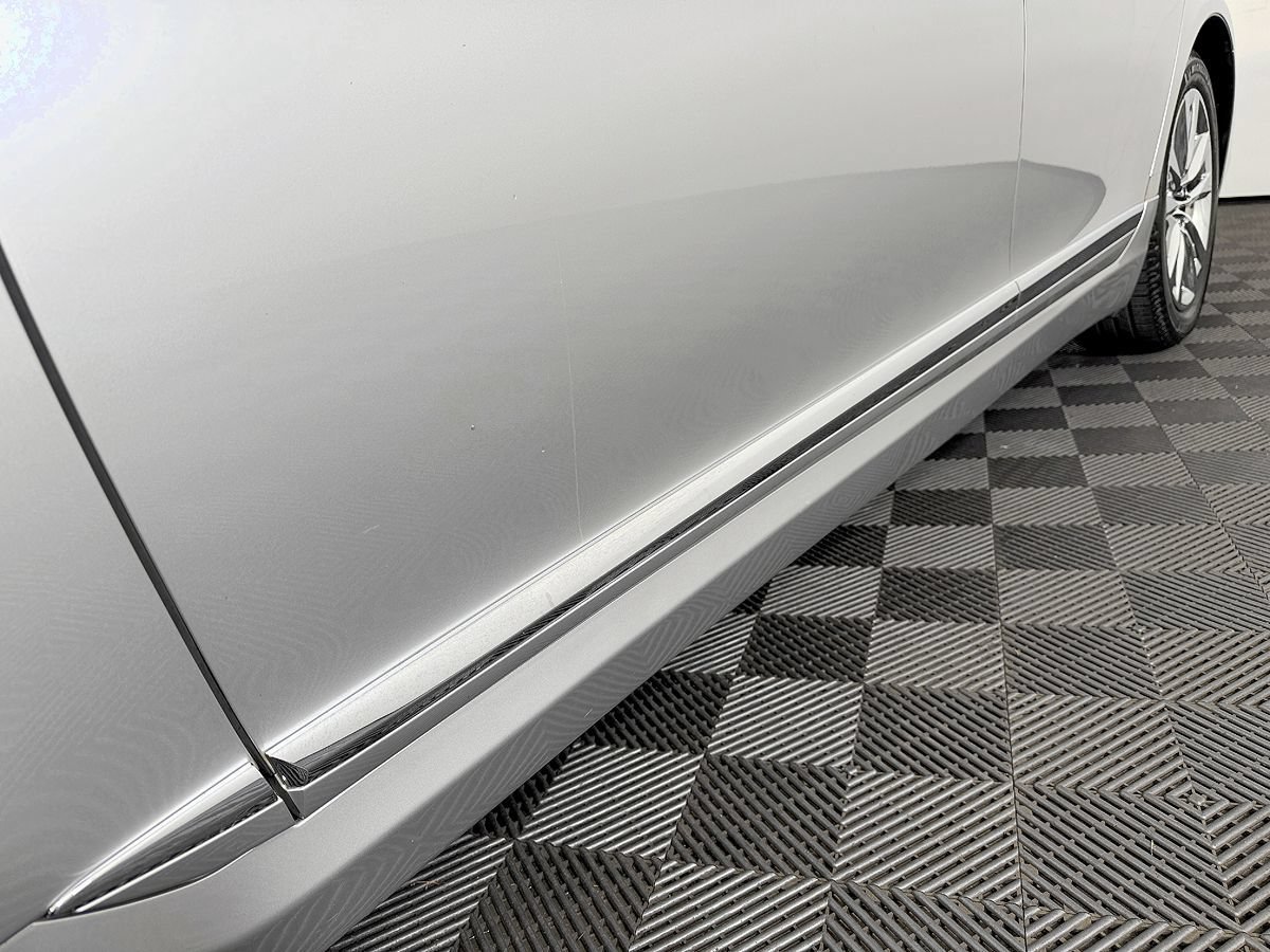 Used 2014 Lexus LS 460 w/ Comfort Package RWD image 24