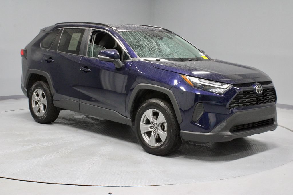 Used 2024 Toyota RAV4 XLE AWD/4WD image 1