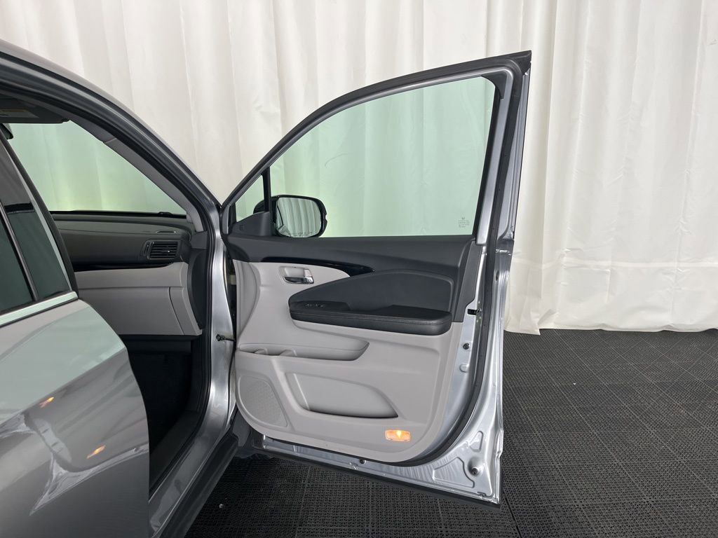 Used 2020 Honda Ridgeline RTL-E image 23