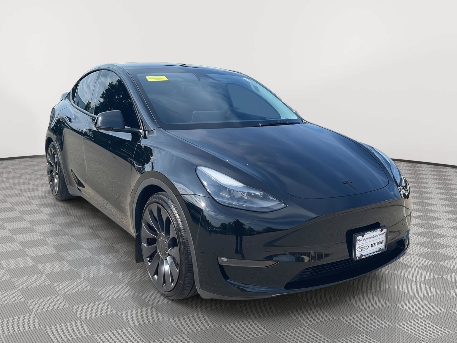 Used 2025 Tesla Model Y Performance AWD/4WD image 3