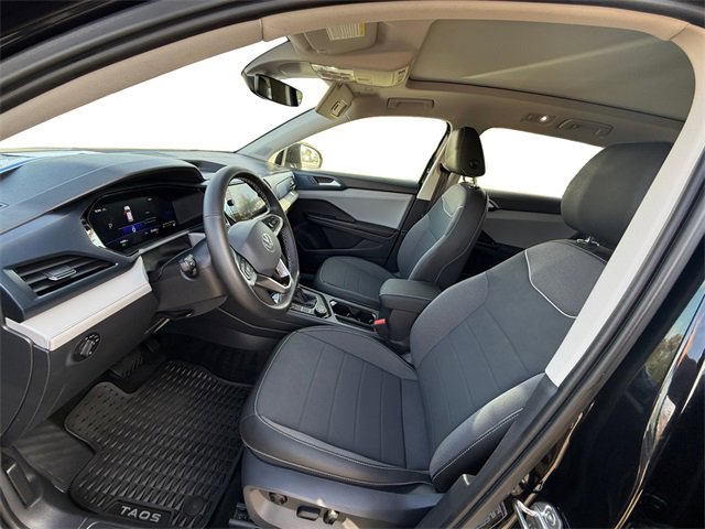 Certified 2024 Volkswagen Taos SE w/ Panoramic Sunroof Package image 10