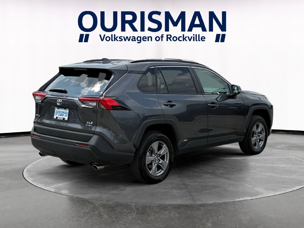 Used 2025 Toyota RAV4 XLE AWD/4WD image 6