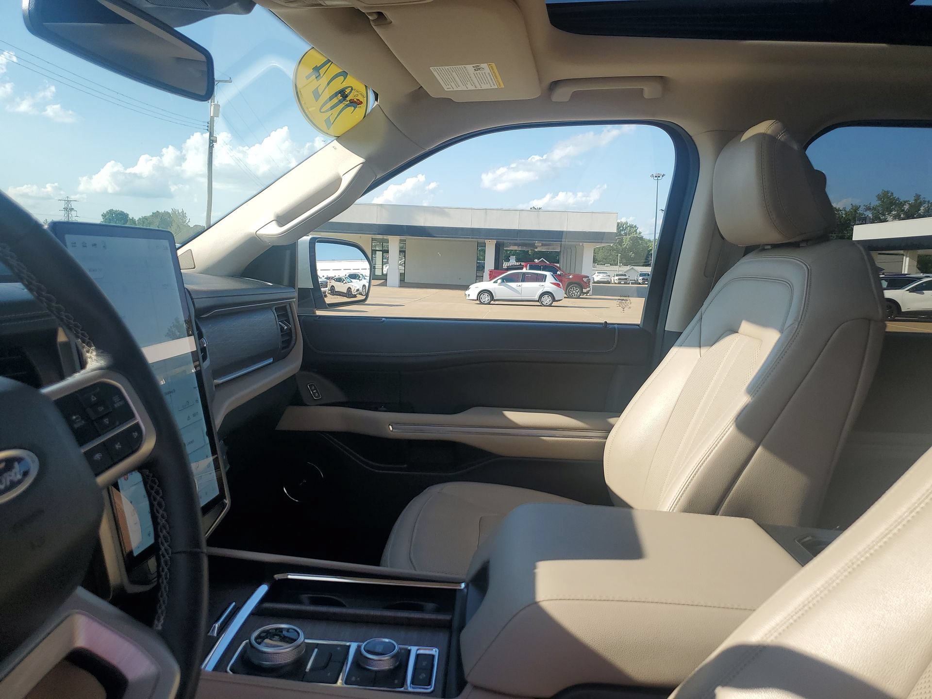 Used 2024 Ford Expedition Limited AWD/4WD image 28