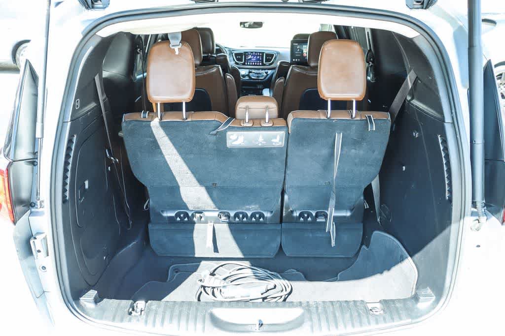 Used 2019 Chrysler Pacifica Limited w/ Advanced Safetytec Group FWD image 28