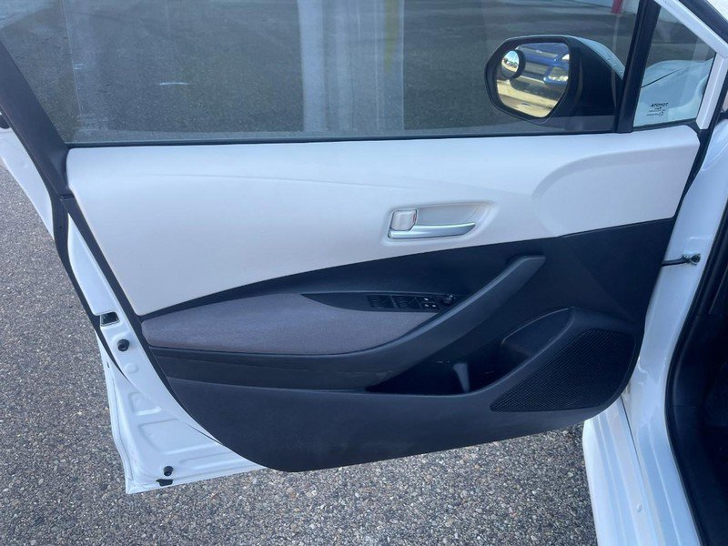 Used 2021 Toyota Corolla LE image 16