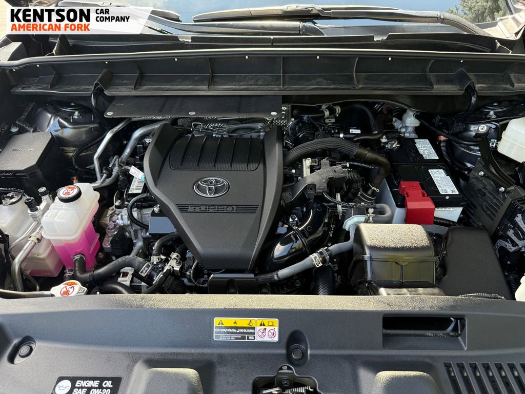 Used 2025 Toyota Highlander XLE image 45
