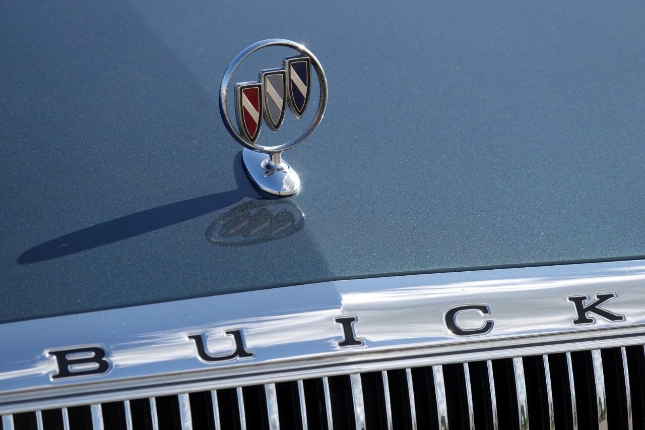 Used 1993 Buick Park Avenue Ultra FWD image 44