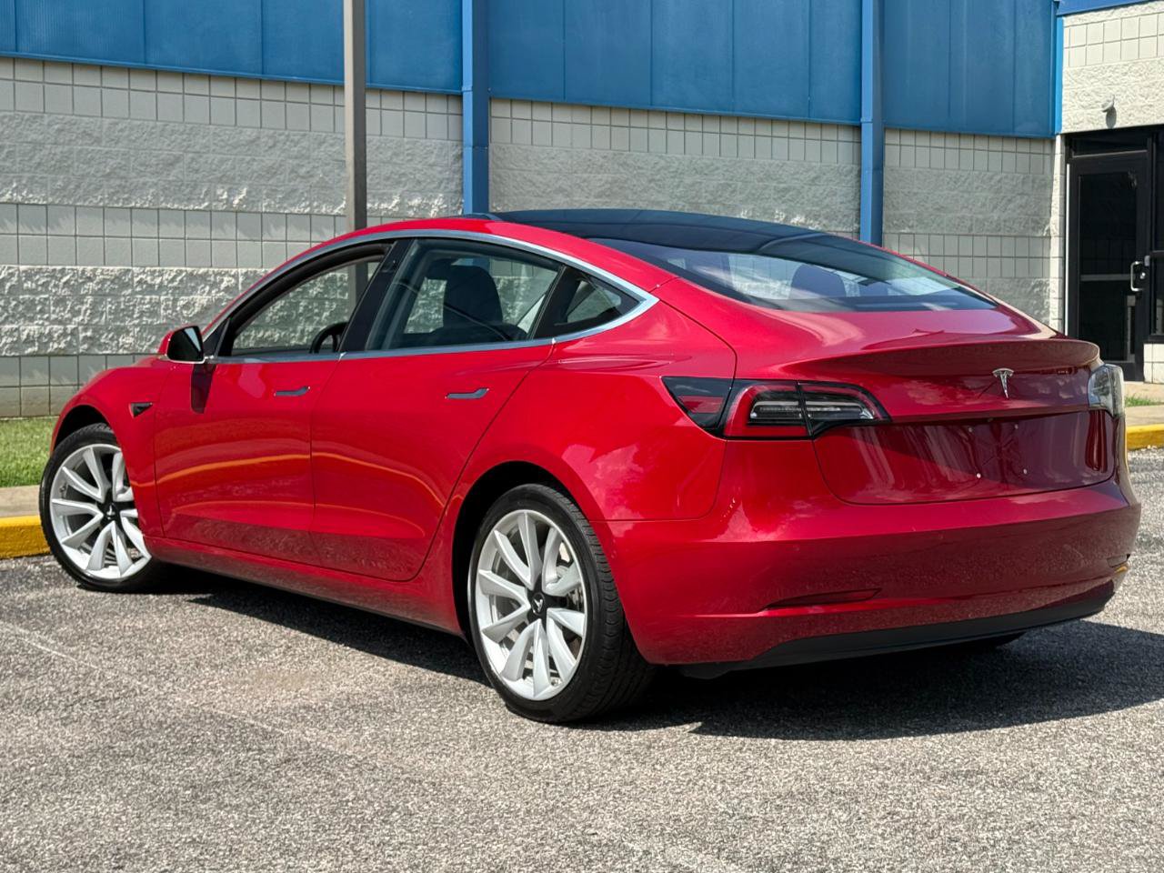 Used 2017 Tesla Model 3 Long Range RWD image 7
