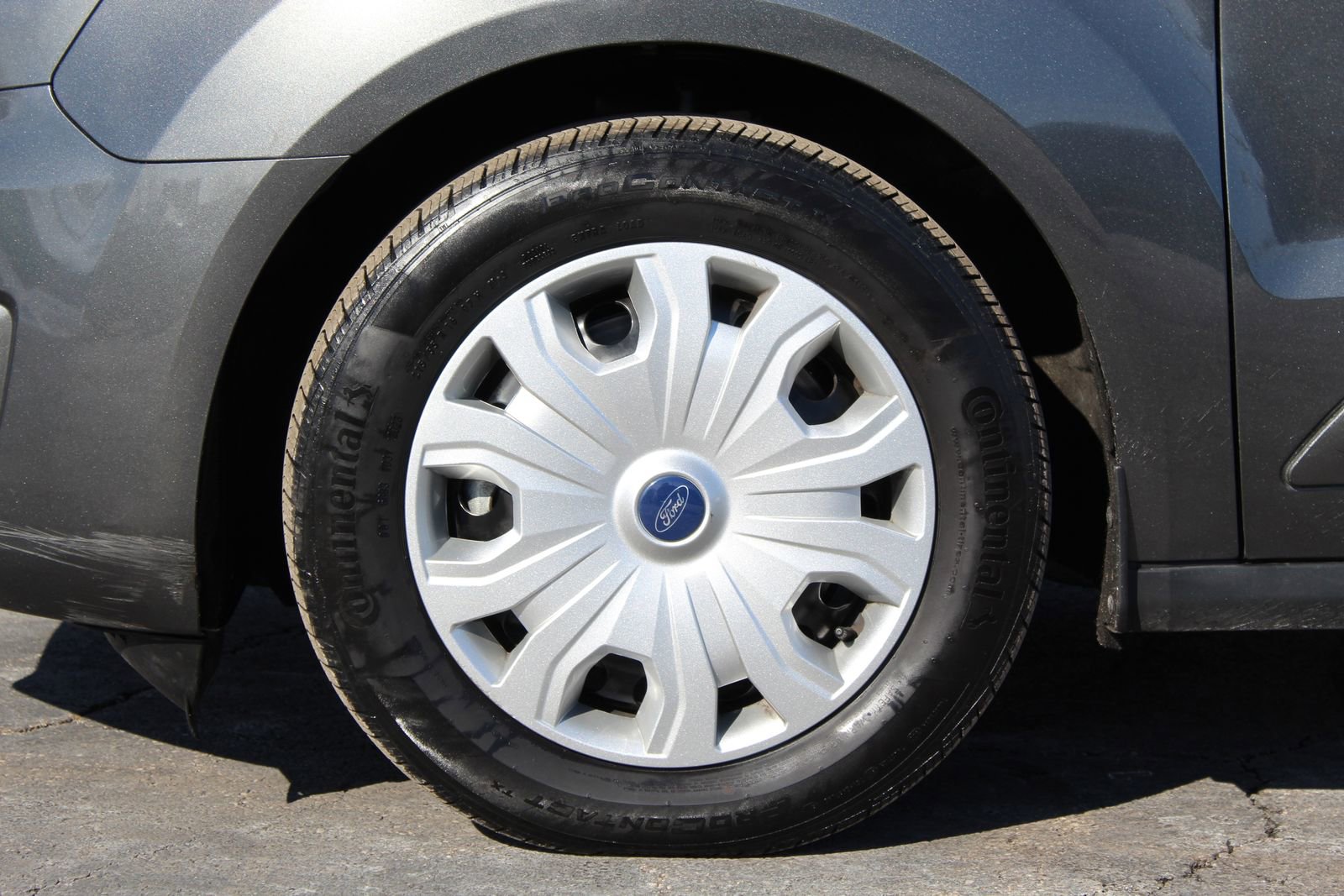 Used 2023 Ford Transit Connect XLT image 22