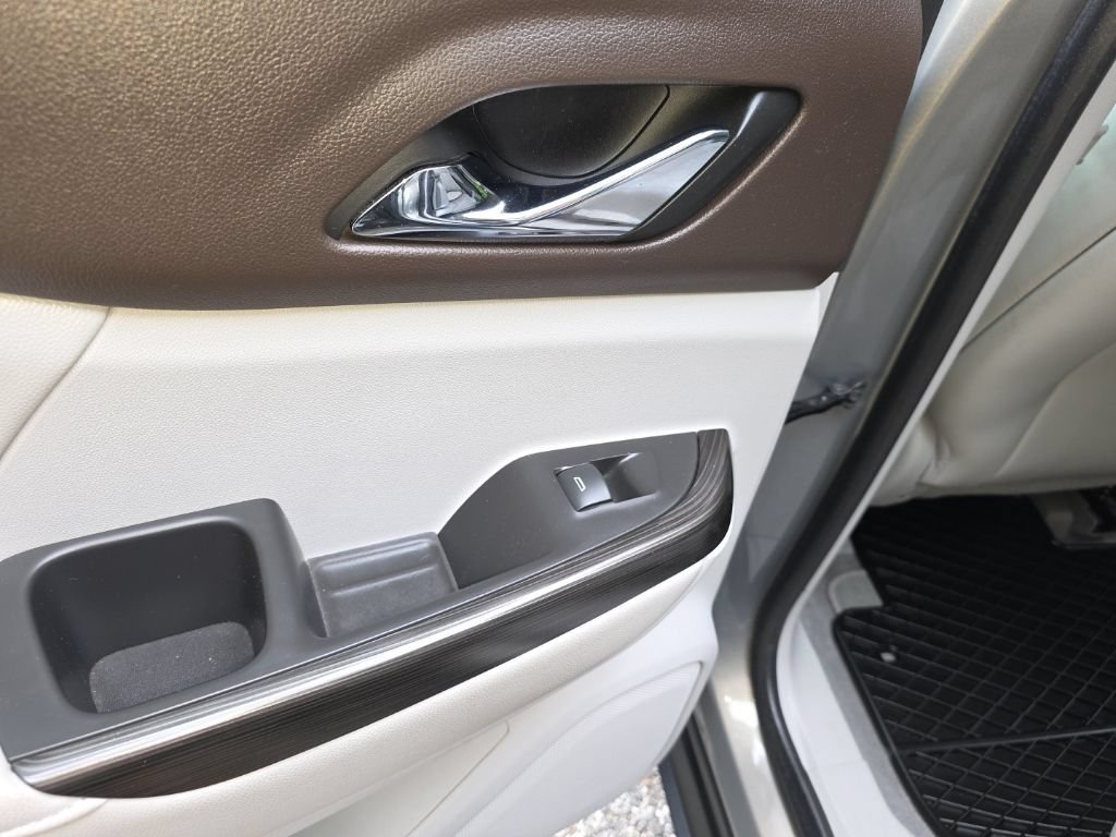 Used 2019 GMC Acadia SLT AWD/4WD image 25