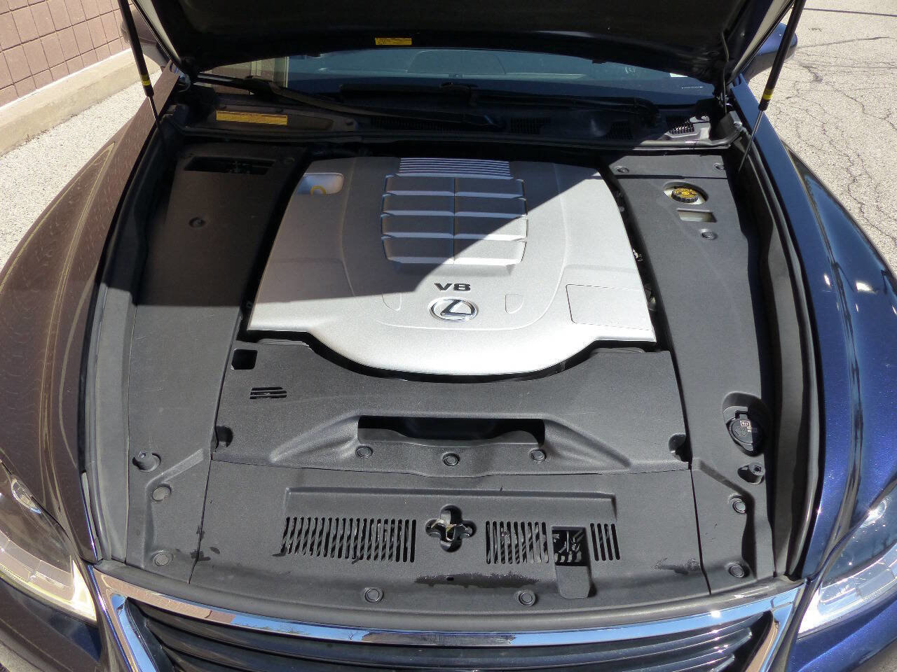 Used 2017 Lexus LS 460 AWD image 36