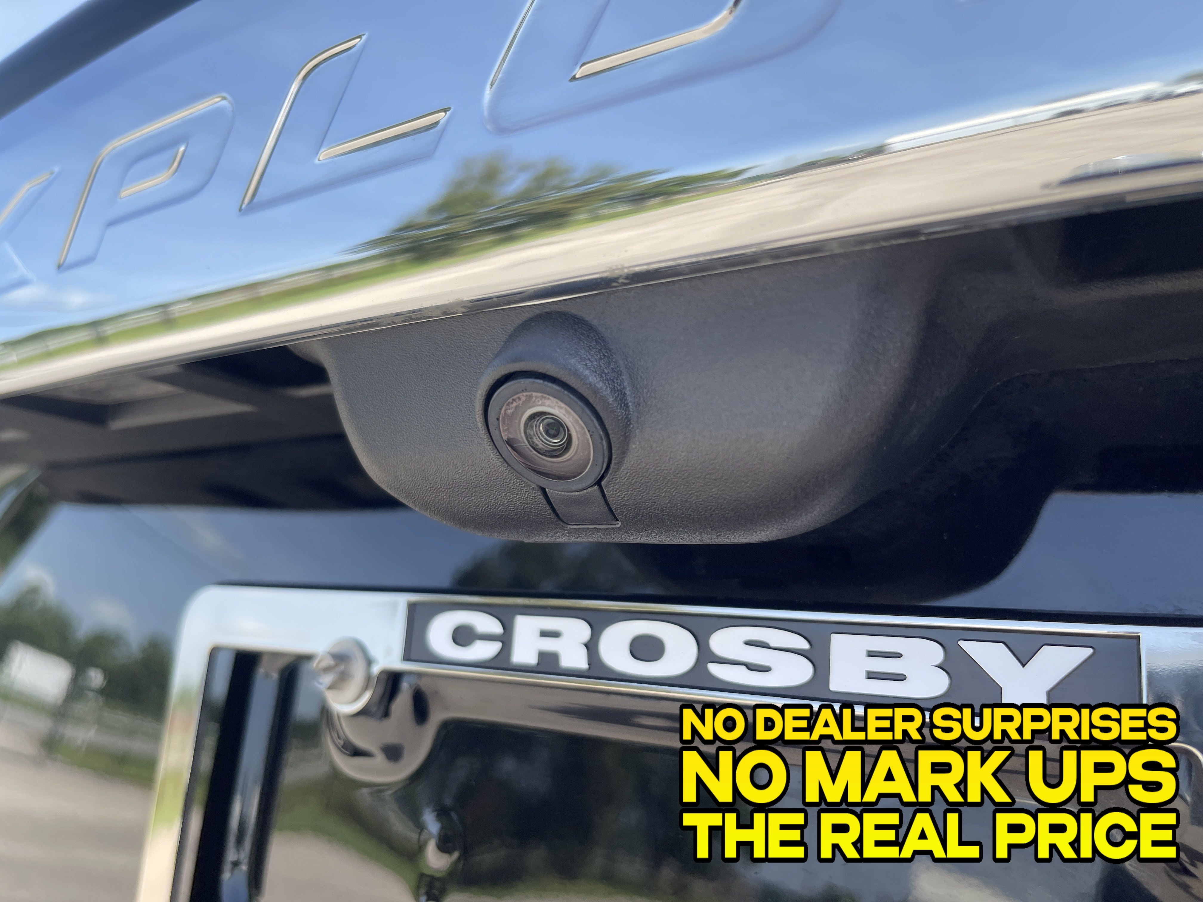 Used 2024 Ford Explorer XLT RWD image 4