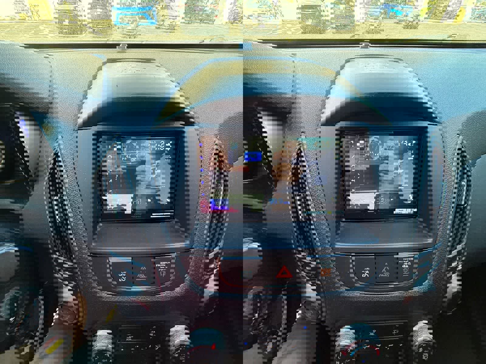 Used 2015 Hyundai Tucson GLS image 11