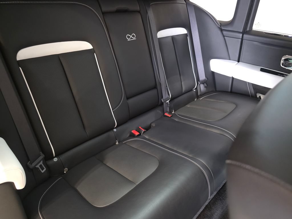 Used 2023 Rolls-Royce Cullinan Black Badge w/ Driver's Package AWD/4WD image 14