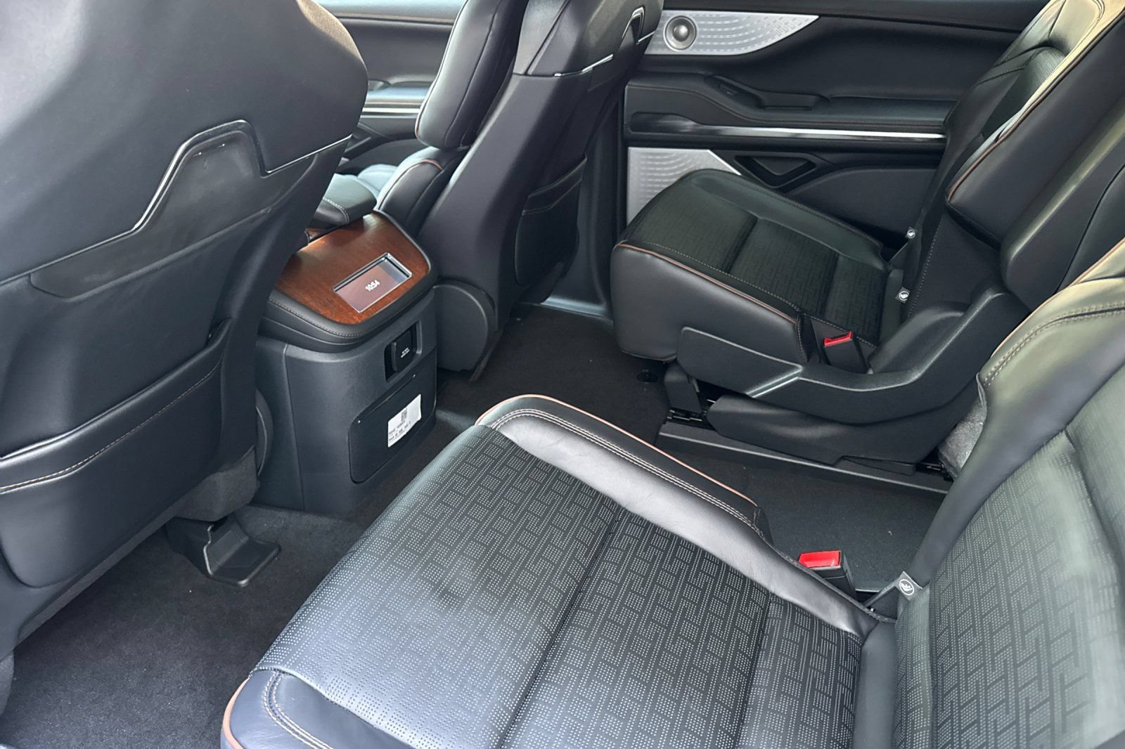 New 2027 Lincoln Navigator L Black Label AWD/4WD image 9