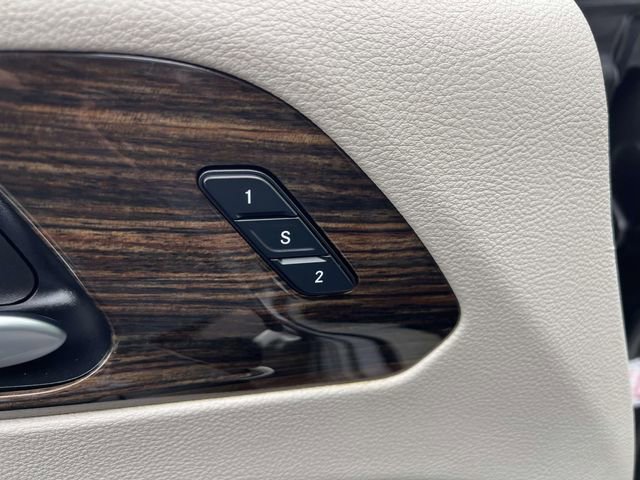 Used 2023 Chrysler Pacifica Limited image 14